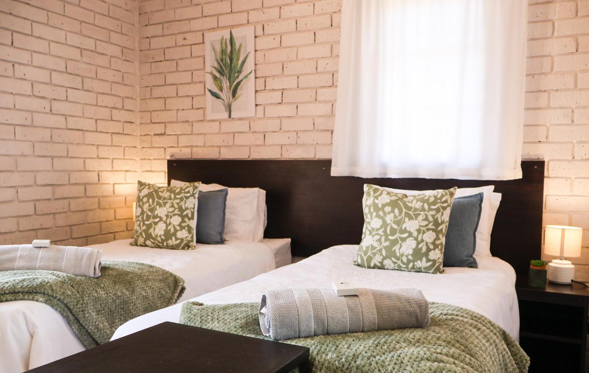 Bed and Breakfast Rooiberg View Кларенс Экстерьер фото