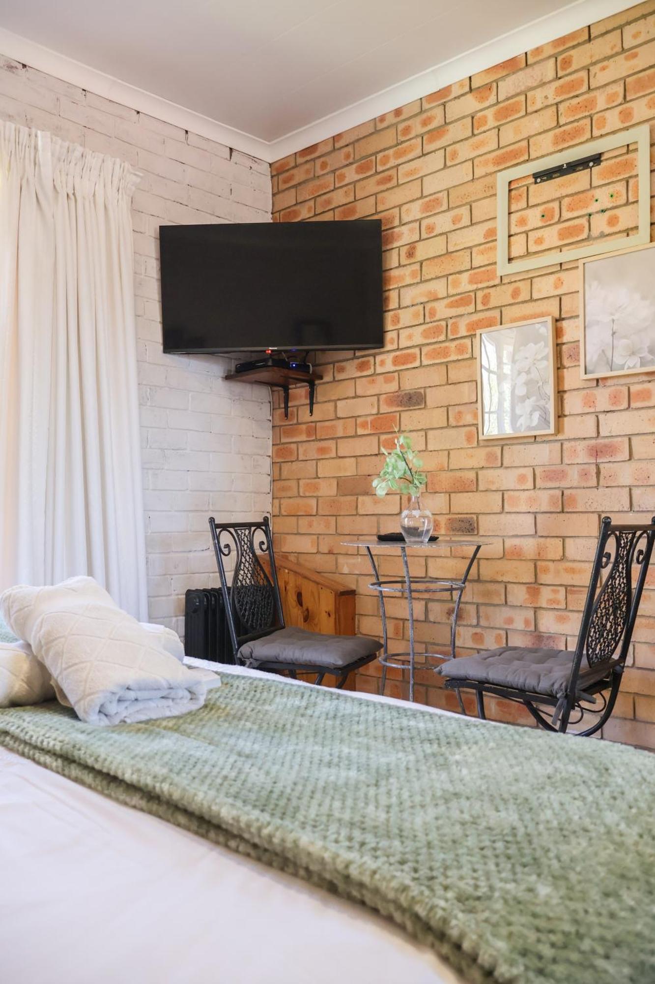 Bed and Breakfast Rooiberg View Кларенс Экстерьер фото